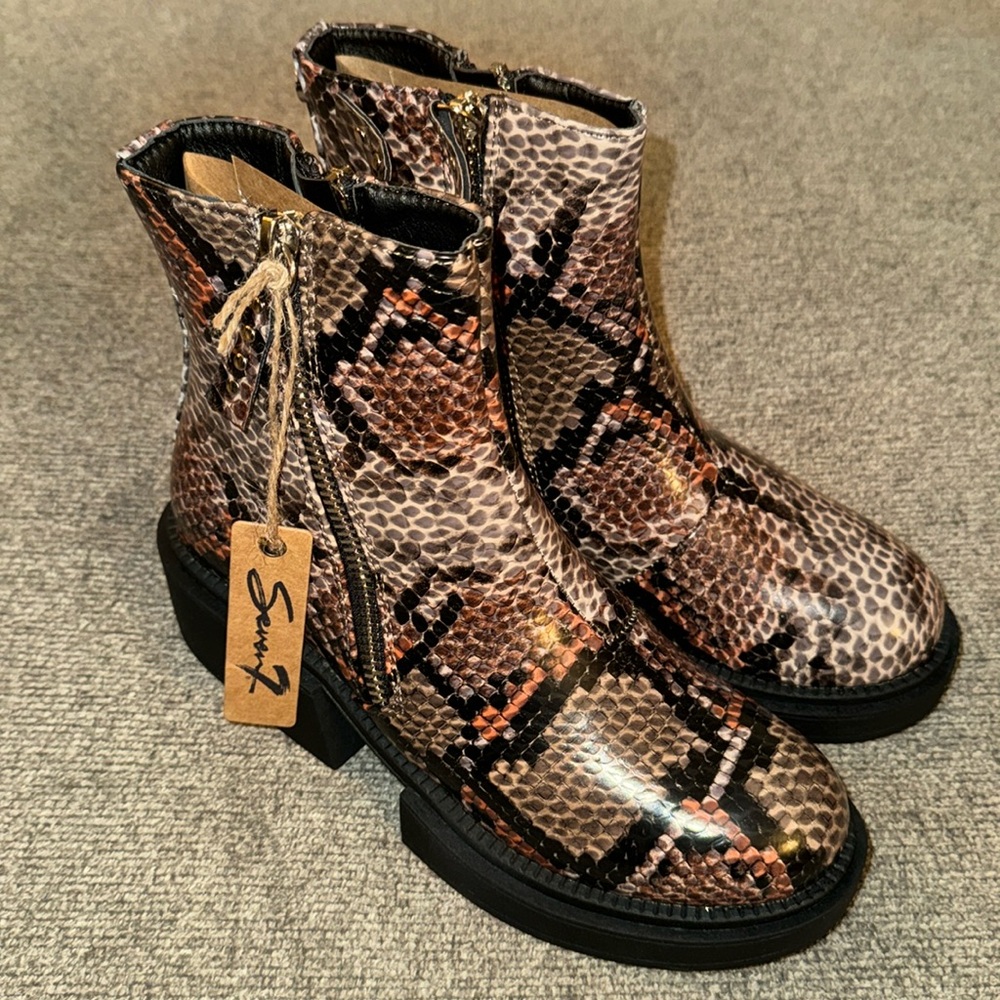 Seven7 Boots NWT